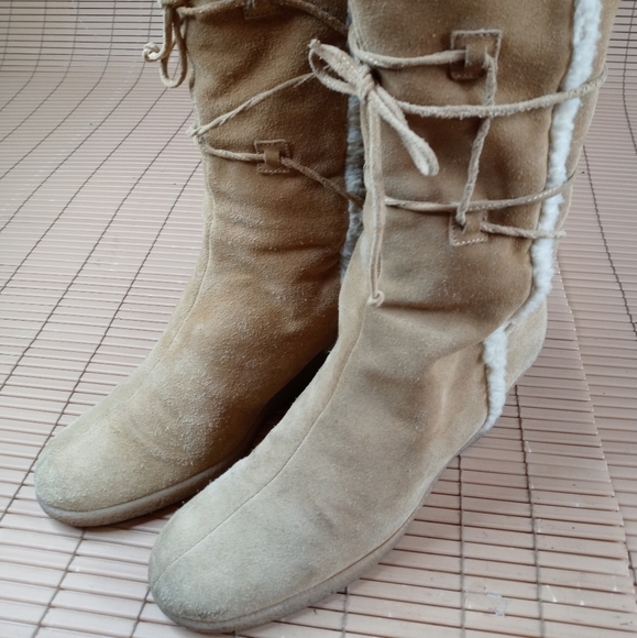Michael Kors women's Tan Sherpa Lined 3" Wedge heel 13" tall Mid Calf Boots Size - Picture 2 of 10